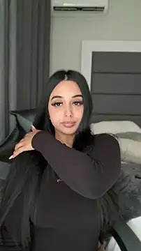 LilMisIndianx online show from 04-12-26, 01:05