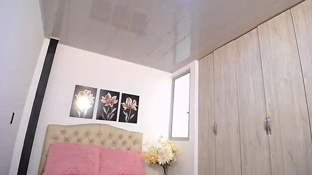 pinky f00x online show from 04-16-26, 07:14