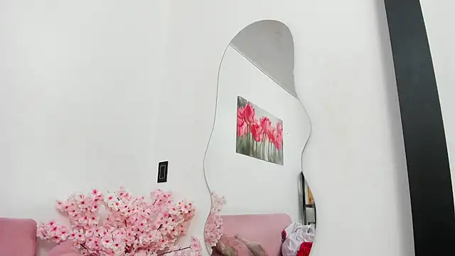 pinky f00x online show from 06-04-26, 07:20