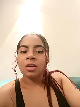 Snapshot of valy_shyness chatting on 03-13-26, 01:01 valy shyness online show from 03-13-26, 01:01