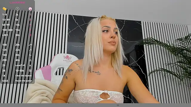 Snapshot of daisyblushh chatting on 10-05-25, 07:01 daisyblushh online show from 10-05-25, 07:01