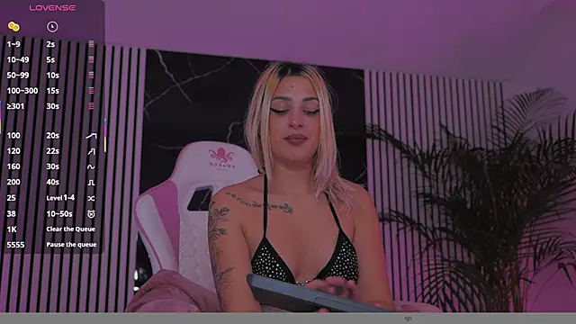 daisyblushh online show from 12-20-25, 04:14