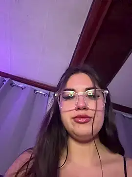 Snapshot of JosefaSweet chatting on 05-14-26, 12:17 JosefaSweet online show from 05-14-26, 12:17