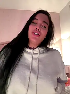 Bella  Wood online show from 10-12-25, 07:02