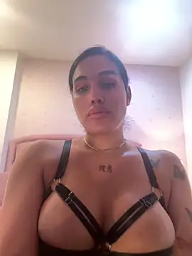 Snapshot of Bella__Wood chatting on 02-21-26, 08:54 Bella Wood online show from 02-21-26, 08:54