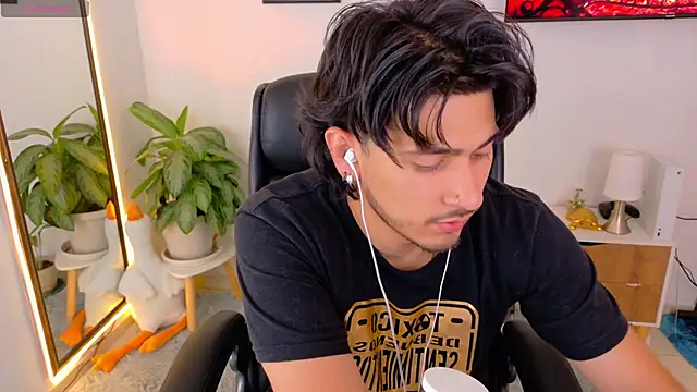 Elian savoy online show from 09-21-25, 01:40