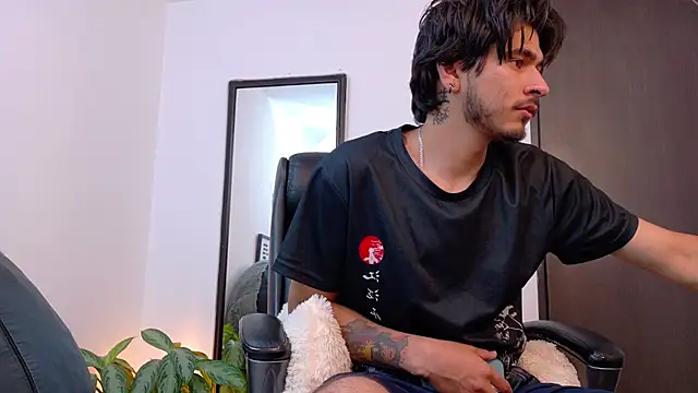 Snapshot of Elian_savoy chatting on 05-19-26, 03:57 Elian savoy online show from 05-19-26, 03:57