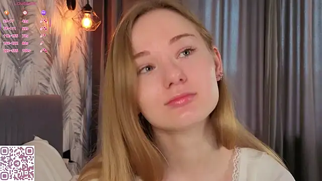 Snapshot of ElvinaRose chatting on 06-09-26, 04:57 ElvinaRose online show from 06-09-26, 04:57