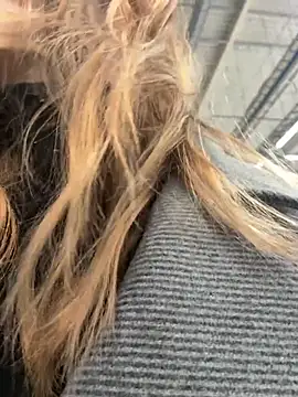 Snapshot of Cum_girlss chatting on 10-16-25, 05:52 Cum girlss online show from 10-16-25, 05:52