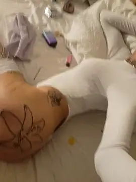 Snapshot of Tannedtattooed69 chatting on 01-11-26, 06:24 Tannedtattooed69 online show from 01-11-26, 06:24