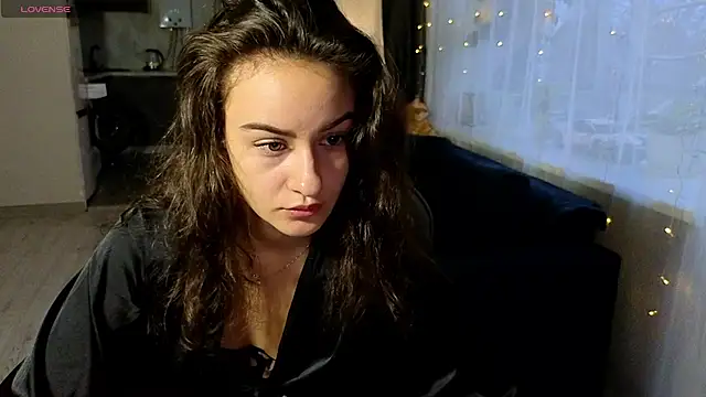 Snapshot of BelleWild chatting on 12-01-25, 04:50 BelleWild online show from 12-01-25, 04:50