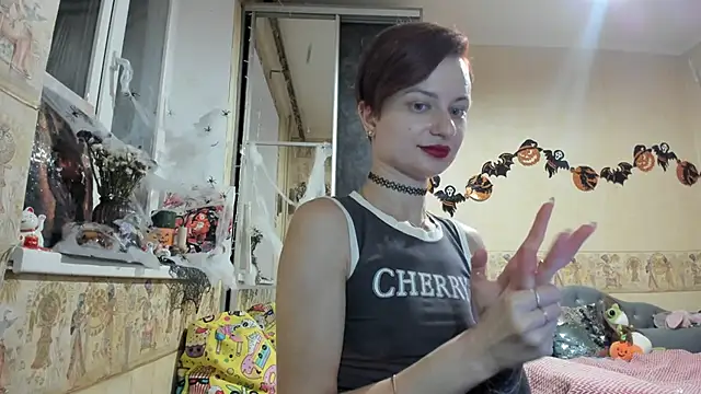 Snapshot of WatsonMi chatting on 10-13-25, 03:01 WatsonMi online show from 10-13-25, 03:01