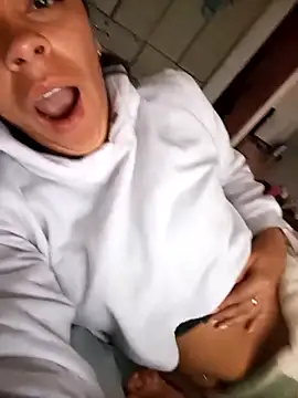 Snapshot of SharonDustLove chatting on 10-03-25, 11:51 SharonDustLove online show from 10-03-25, 11:51