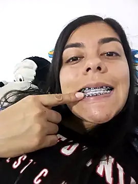 Snapshot of SharonDustLove chatting on 12-04-25, 01:15 SharonDustLove online show from 12-04-25, 01:15