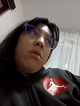 Snapshot of lareinalareinadelanal chatting on 11-08-25, 01:11 lareinalareinadelanal online show from 11-08-25, 01:11