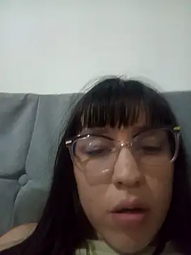 lareinalareinadelanal online show from 12-20-25, 11:45