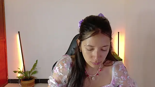 Snapshot of Sarasavage chatting on 01-08-26, 12:07 Sarasavage online show from 01-08-26, 12:07