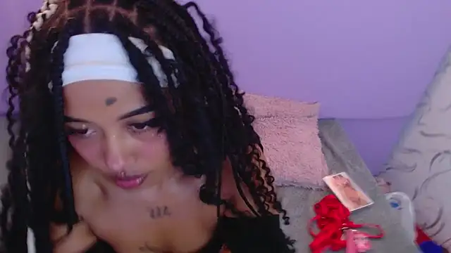 Snapshot of SachaBratz chatting on 09-18-25, 12:18 SachaBratz online show from 09-18-25, 12:18