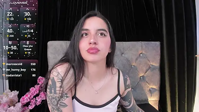 kaylee lee online show from 11-19-25, 04:34