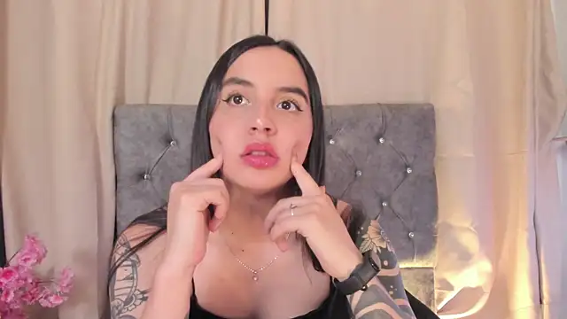 kaylee lee online show from 12-22-25, 05:04