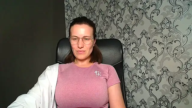 Snapshot of Kelly_Kisss chatting on 07-28-26, 12:48 Kelly Kisss online show from 07-28-26, 12:48