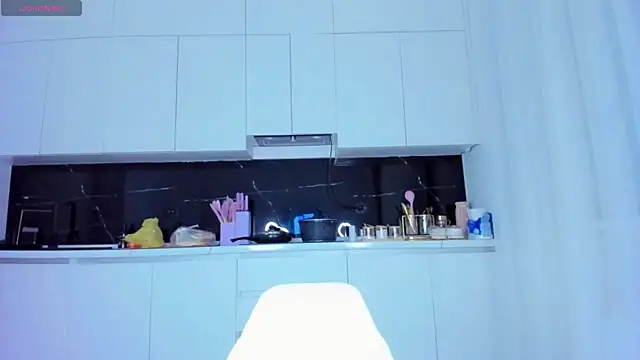 Snapshot of nana_le chatting on 11-09-25, 01:20 nana le online show from 11-09-25, 01:20