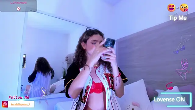 Kylie Cross online show from 09-10-25, 06:46