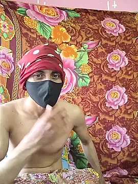 Snapshot of Seducing_couple chatting on 09-10-25, 11:32 Seducing couple online show from 09-10-25, 11:32