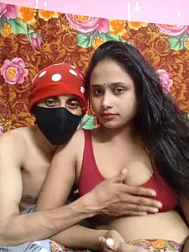 Snapshot of Seducing_couple chatting on 09-22-25, 11:12 Seducing couple online show from 09-22-25, 11:12