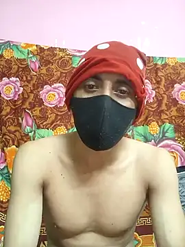 Snapshot of Seducing_couple chatting on 09-27-25, 12:32 Seducing couple online show from 09-27-25, 12:32