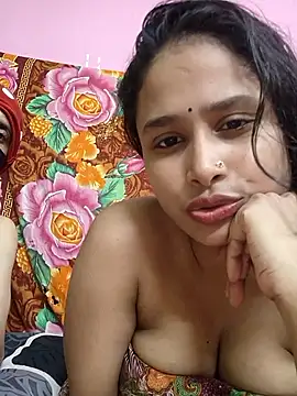 Snapshot of Seducing_couple chatting on 09-28-25, 06:02 Seducing couple online show from 09-28-25, 06:02