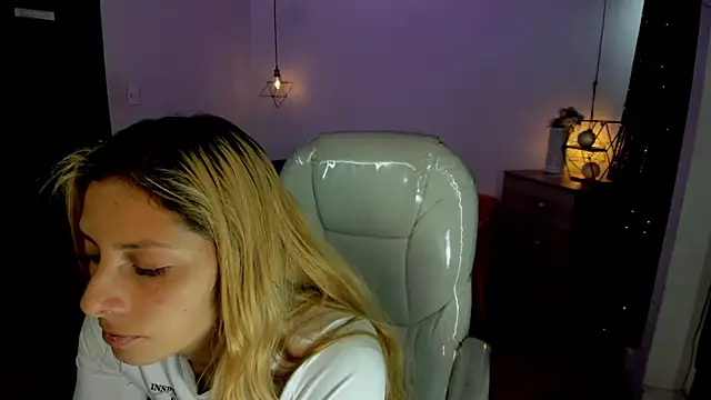 Jennaa Cooper online show from 10-09-25, 08:07