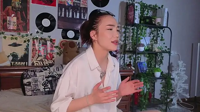 Snapshot of OdetteBiddy chatting on 11-08-25, 08:29 OdetteBiddy online show from 11-08-25, 08:29