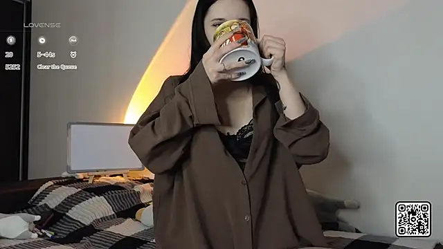 OdelynBagge online show from 11-14-25, 05:11