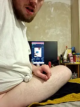 Snapshot of gazb90 chatting on 10-12-25, 01:48 gazb90 online show from 10-12-25, 01:48