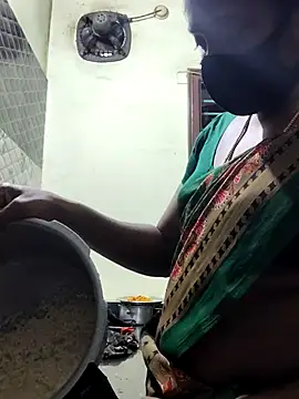 Snapshot of papukurty chatting on 09-19-25, 02:02 papukurty online show from 09-19-25, 02:02