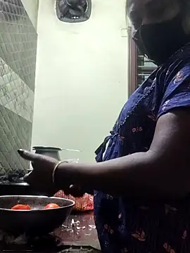 Snapshot of papukurty chatting on 09-24-25, 12:47 papukurty online show from 09-24-25, 12:47