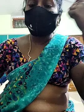 Snapshot of papukurty chatting on 10-19-25, 01:23 papukurty online show from 10-19-25, 01:23