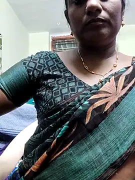 Snapshot of papukurty chatting on 10-26-25, 01:06 papukurty online show from 10-26-25, 01:06