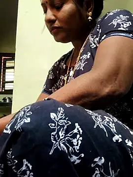 Snapshot of papukurty chatting on 12-18-25, 06:08 papukurty online show from 12-18-25, 06:08