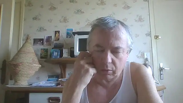 Snapshot of gegevincent chatting on 03-27-26, 01:22 gegevincent online show from 03-27-26, 01:22