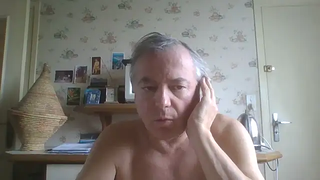 Snapshot of gegevincent chatting on 04-03-26, 01:09 gegevincent online show from 04-03-26, 01:09