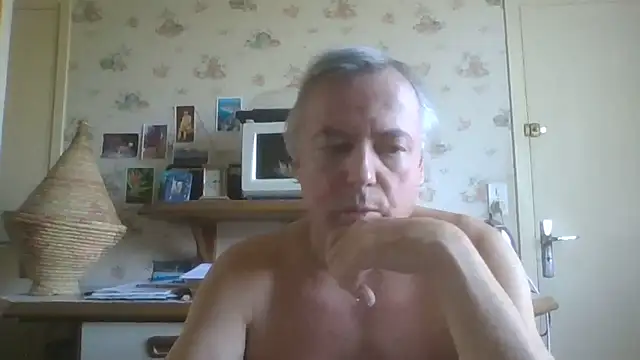 Snapshot of gegevincent chatting on 04-04-26, 01:19 gegevincent online show from 04-04-26, 01:19