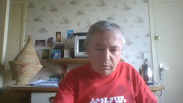 Snapshot of gegevincent chatting on 04-16-26, 12:17 gegevincent online show from 04-16-26, 12:17