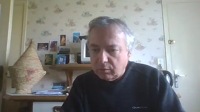 Snapshot of gegevincent chatting on 04-22-26, 11:23 gegevincent online show from 04-22-26, 11:23
