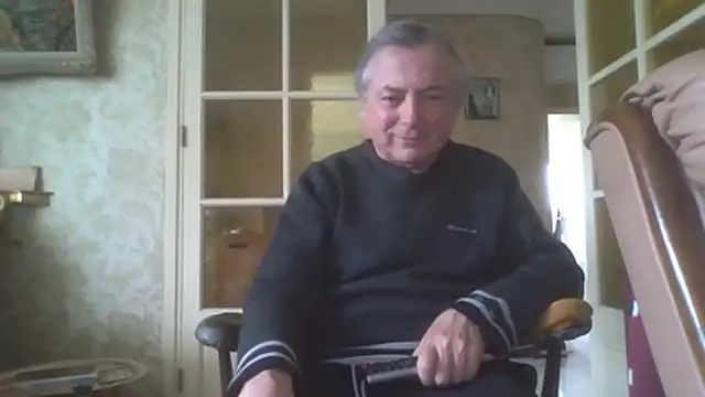Snapshot of gegevincent chatting on 04-25-26, 02:36 gegevincent online show from 04-25-26, 02:36