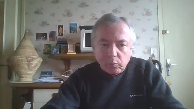 Snapshot of gegevincent chatting on 05-17-26, 10:55 gegevincent online show from 05-17-26, 10:55
