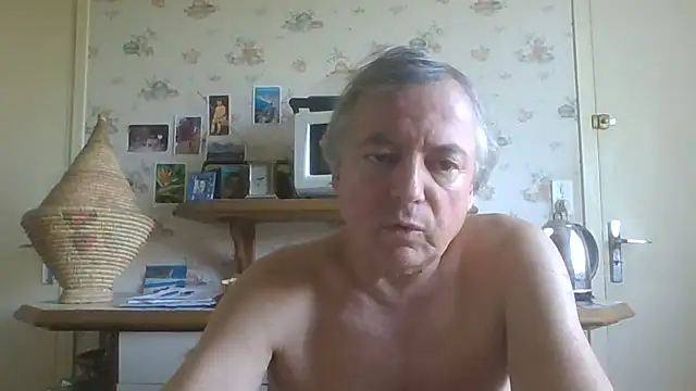 Snapshot of gegevincent chatting on 05-22-26, 02:01 gegevincent online show from 05-22-26, 02:01