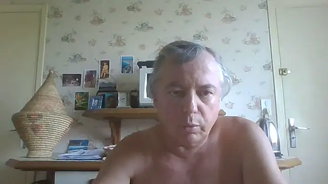 Snapshot of gegevincent chatting on 05-28-26, 02:03 gegevincent online show from 05-28-26, 02:03