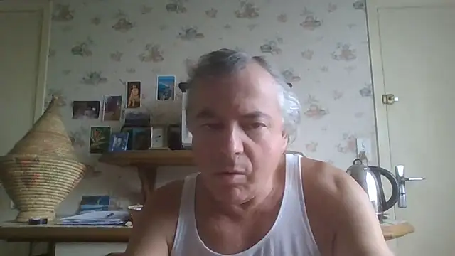 Snapshot of gegevincent chatting on 05-30-26, 08:44 gegevincent online show from 05-30-26, 08:44